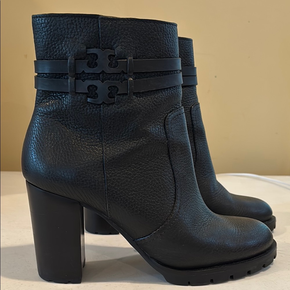 EUC- Tory Burch Leigh Lug Sole Black Booties, Size 9.5